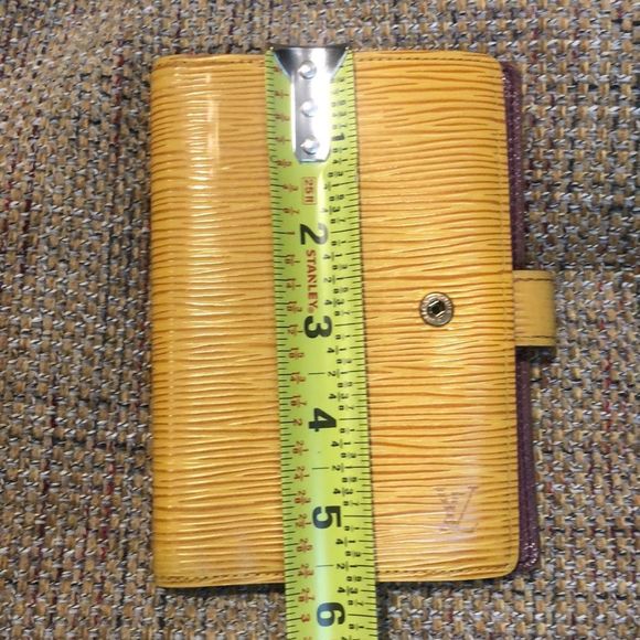 LOUIS VUITTON Epi Yellow Agenda Binder Passport Holder Credit Card Wallet - Picture 9 of 17